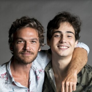 Valentim (Danilo Mesquita) aprova a decisão do pai, Beto (Emilio Dantas), nos próximos capítulos da novela 'Segundo Sol'