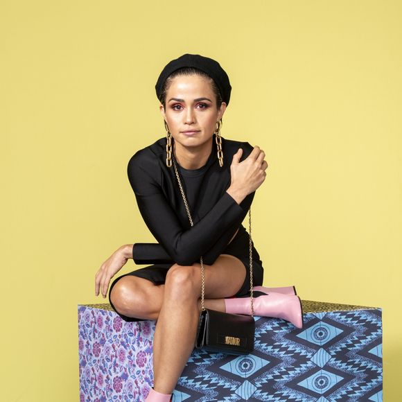 Nanda Costa precisa constantemente cortar o cabelo para manter o visual para a novela 'Segundo Sol'