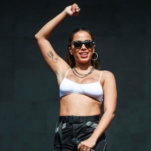 Na Argentina, Anitta se posicionou sobre a legalização do aborto: 'Acredito que as pessoas têm que ter a opção de fazer o que quiserem com o corpo, com sua vida e com suas crenças. Não somos nós que temos que impor o que os outros devem fazer da vida, e principalmente, para as mulheres'