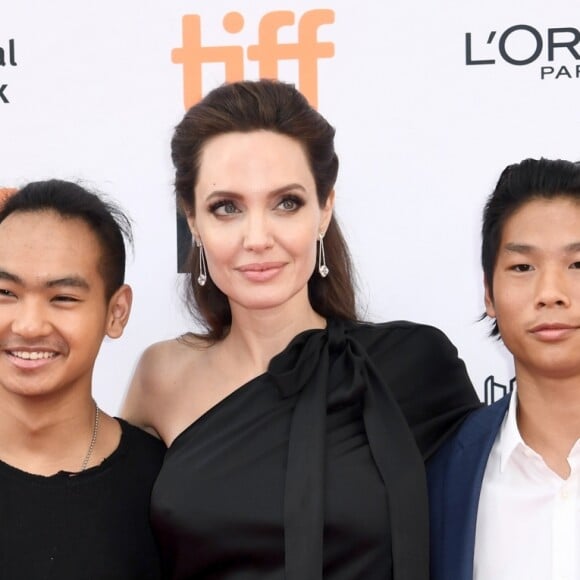 Angelina Jolie está sofrendo por causa do processo de custódia dos filhos com Brad Pitt