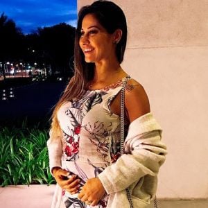 Aos 6 meses de gravidez, Mayra Cardi pediu para os fãs não tocarem em sua barriga