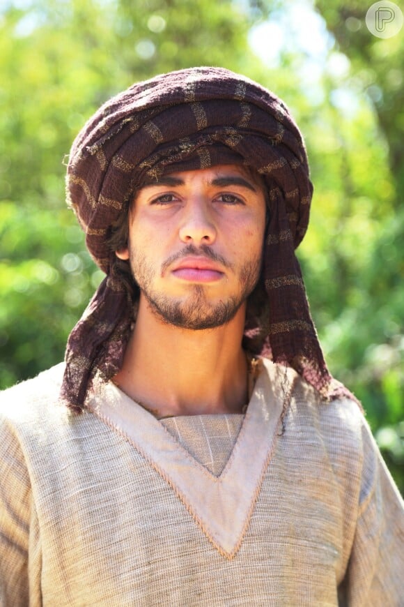 Rafael é Awi é filho de acó (Felipe Cardoso) com a serva Bila (Cacá Ottoni) na série 'Lia'