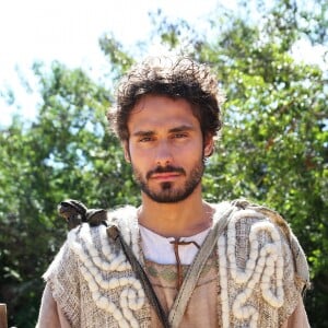 Bruno Peixoto é José, filho preferido de Jacó (Felipe Cardoso) na série 'Lia'. Futuro governador do Egito é o primogênito de Raquel (Graziela Schmitt)