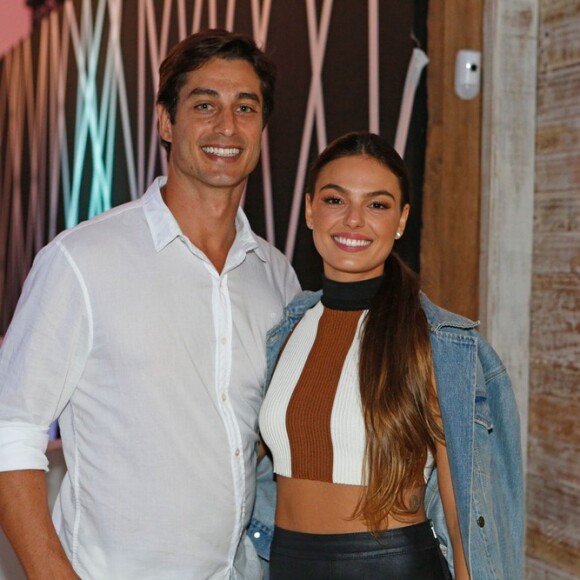 Isis Valverde mencionou o primeiro filho do casal na postagem: 'Desejo que hoje você não só complete mais um ano de jornada mas que também saiba que junto a tudo isso ganhou um presente valioso, alguém bem pequenininho que vai te dar o mundo se for possível!'