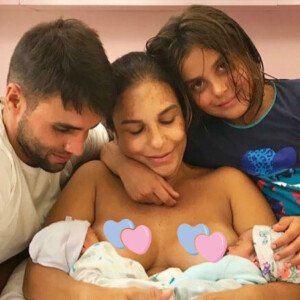 Ivete Sangalo mostrou torcida das gêmeas Helena e Marina em foto no Instagram nesta sexta-feira, 22 de junho de 2018