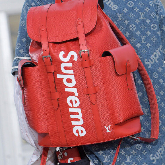 A Supreme é uma consagrada marca de skatewear, e queridinha entre os descolados