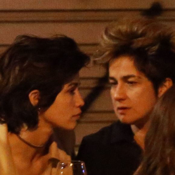 'Olha pro céu, meu amor!', escreveu Nanda Costa na legenda da foto em festa junina com a namorada, Lan Lanh