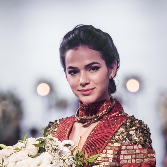 Marquezine posa com atrizes de novela após voltar da Rússia nesta segunda-feira, dia 25 de junho de 2018
