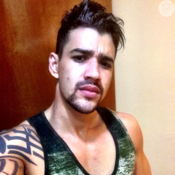 Gusttavo Lima avisa aos fãs no Instagram que está com dengue (21 de julho de 2014)