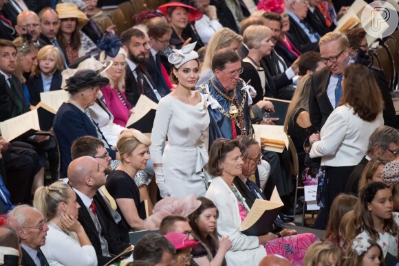 Angelina Jolie prestigia o 200º aniversário da Ordem Mais Distinta de São Miguel e São Jorge, na Catedral de São Paulo, em 28 de junho de 2018, em Londres, Inglaterra