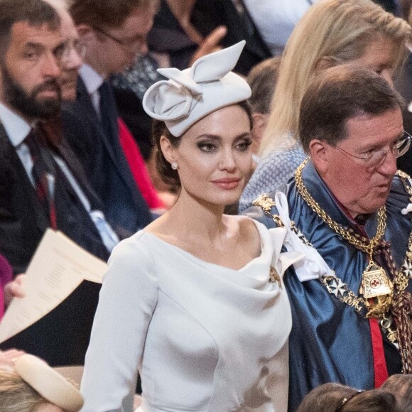 Angelina Jolie prestigia o 200º aniversário da Ordem Mais Distinta de São Miguel e São Jorge, na Catedral de São Paulo, em 28 de junho de 2018, em Londres, Inglaterra