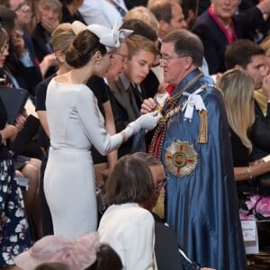 Angelina Jolie prestigia o 200º aniversário da Ordem Mais Distinta de São Miguel e São Jorge, na Catedral de São Paulo, em 28 de junho de 2018, em Londres, Inglaterra