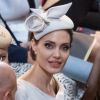 Angelina Jolie apostou em olhos marcantes, esfumados em tons escuros
