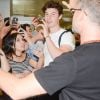 Shawn Mendes conversou com admiradores em São Paulo
