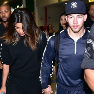 Nick Jonas levou a namorada, Pryanka Chopra, para seu show em Goiânia