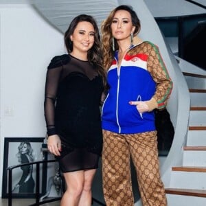 Sabrina Sato foi à festa de Luciana Cardoso com a irmã, Karina Sato