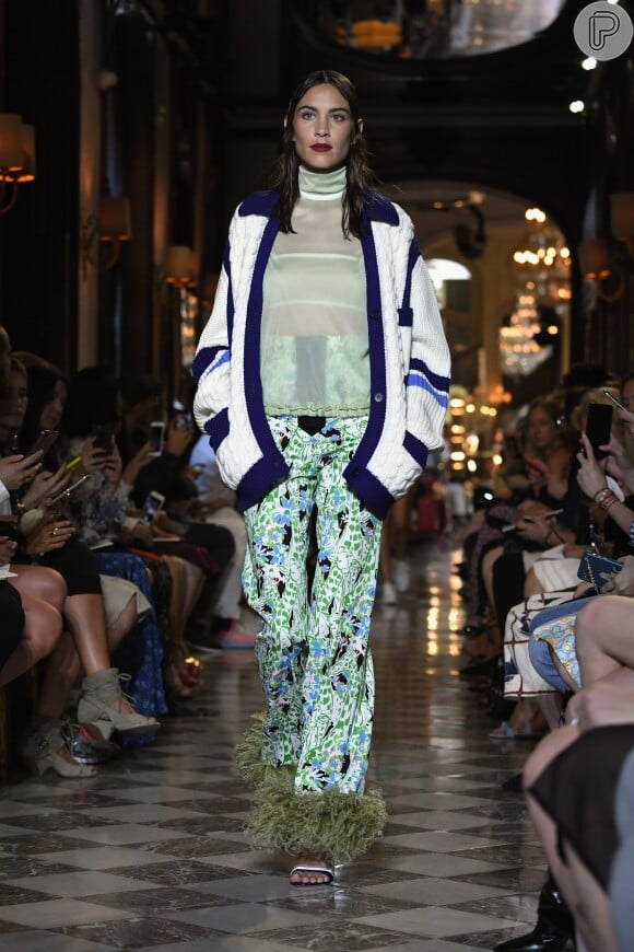 A apresentadora e modelo britânica Alexa Chung também é musa do circuito fashion