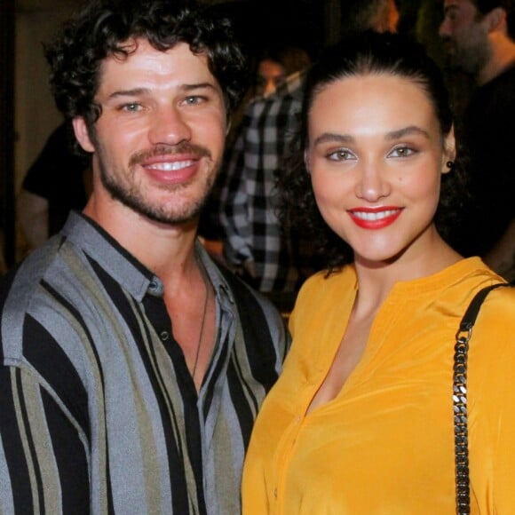 José Loreto mostrou o rosto da filha, Bella, fruto do casamento com Débora Nascimento, em seu Instagram, nesta segunda-feira, 2 de julho de 2018. Veja abaixo!