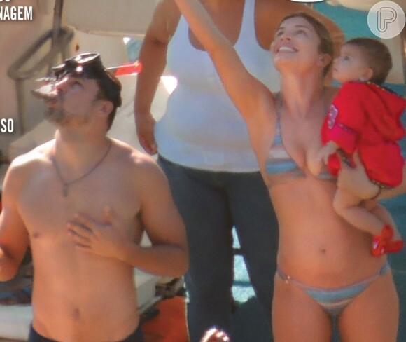 Cauã Reymond e Grazi Massafera curtem férias em família em Fernando de Noronha com a pequena Sofia