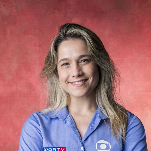 Fernanda Gentil se divertiu com a homenagem feita pelos pernambucanos a ela: uma boneca gigante de Olinda