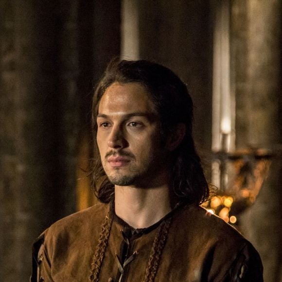 Afonso (Romulo Estrela) sentencia a Catarina (Bruna Marquezine) nos últimos capítulos da novela 'Deus Salve o Rei': 'Você está presa por tentativa de assassinato!'