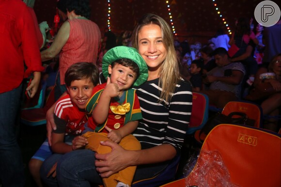 Fernanda Gentil lamentou a distância dos filhos, Lucas e Gabriel, em seu Instagram, nesta sexta-feira, 6 de julho de 2018