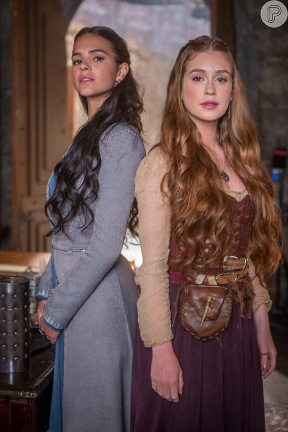 Amália (Marina Ruy Barbosa) e Catarina (Bruna Marquezine) podem ser irmãs em mais uma reviravolta na reta final da novela 'Deus Salve o Rei'