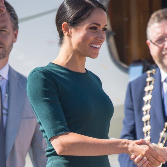 Meghan Markle escolheu um conjunto Givenchy para a visita à Irlanda