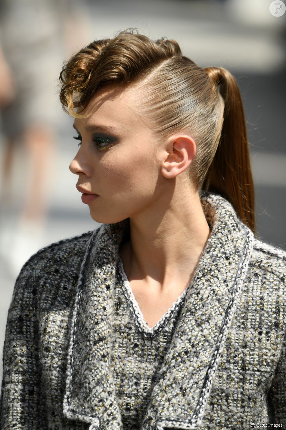 Rabo De Cavalo Com Topete Moicano Da Chanel, A Referência Do Penteado É Punk! - Purepeople