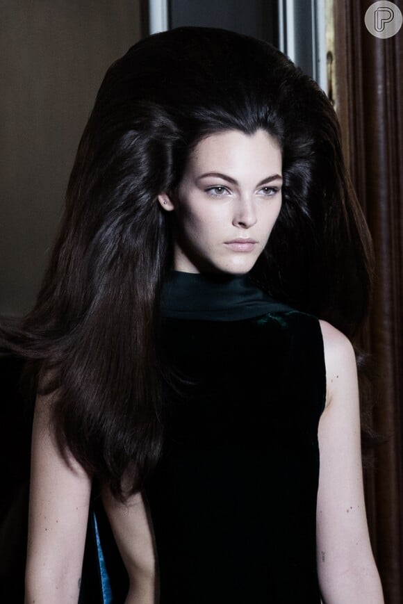 O volumão do cabelo da Valentino, penteado que mais repercutiu na semana de moda
