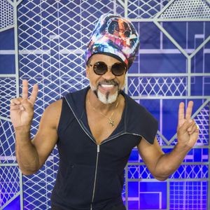 Carlinhos Brown exalta quebra de padrões em sua carreira. 'Fui tido como drogado'