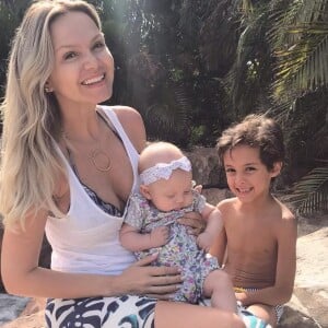 Eliana sempre compartilha momentos fofos com os filhos, Manuela e Arthur, em seu Instagram