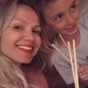 Eliana jantou com o filho, Arthur, de 6 anos, na viagem a Miami, nos Estados Unidos