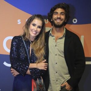 'Flagra do amor em 'Segundo Sol' por Letícia Colin', escreveu Deborah Secco no vídeo com o marido, Hugo Moura