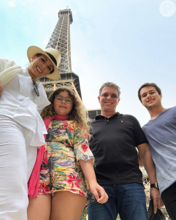 Ana Furtado está curtindo férias com a família na França e postou foto no Instagram nesta sexta-feira, 13 de julho de 2018