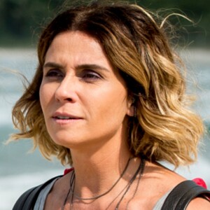 Na novela 'Segundo Sol', Luzia (Giovanna Antonelli) desconfia de que o seu filho não tenha morrido. 'O bebê não morreu. Viveu! Está vivo! Meu Deus do céu, será que esse bebê tá vivo? Que elas venderam essa criança, deram pra alguém criar?'