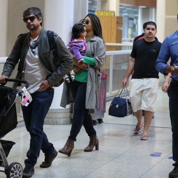 Juliana Alves e o diretor de cinema Ernani Nunes são pais da pequena Yolanda, de 9 meses