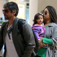 Viagem em família: Juliana Alves embarca com filha, Yolanda, e marido. Fotos!