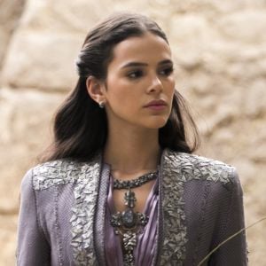 Catarina (Bruna Marquezine) vai ordenar à mãe, Brice (Bia Arantes), que mate Afonso (Romulo Estrela) nos próximos capítulos da novela 'Deus Salve o Rei'