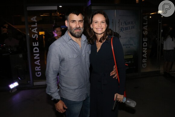 Fernanda Rodrigues e o marido, Raoni Carneiro, na estreia do musical 'A Noviça Rebelde', no Rio de Janeiro, nesta sexta-feira, 20 de julho de 2018