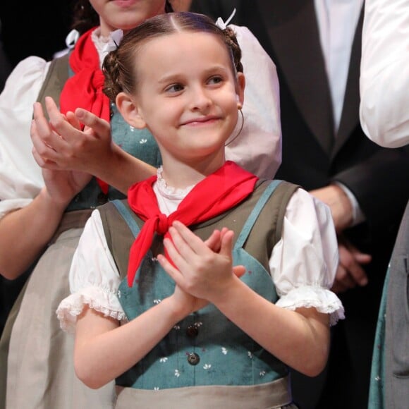 'A Noviça Rebelde', espetáculo de Charles Möeller e Claudio Botelho, marca a estreia de Luisa Erlanger, filha dos atores Fernanda Rodrigues e Raoni Carneiro