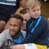 Neymar e o filho, Davi Lucca, na final do torneio Neymar Jr's Five, realizado no Instituto Neymar Jr., em Praia Grande, neste sábado, 21 de julho de 2018