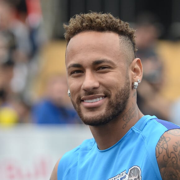 Neymar sorriu para os fotógrafos na final do torneio Neymar Jr's Five, realizado no Instituto Neymar Jr., em Praia Grande, neste sábado, 21 de julho de 2018