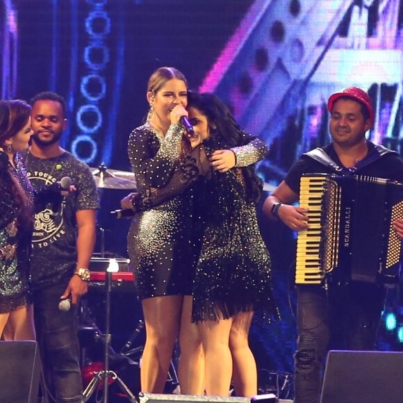 Marília Mendonça ganha bolo e balões em comemoração do seu aniversário de 23 anos no último dia do Festival de Inverno do Rio de Janeiro, na Marina da Glória, neste domingo, 22 de julho de 2018