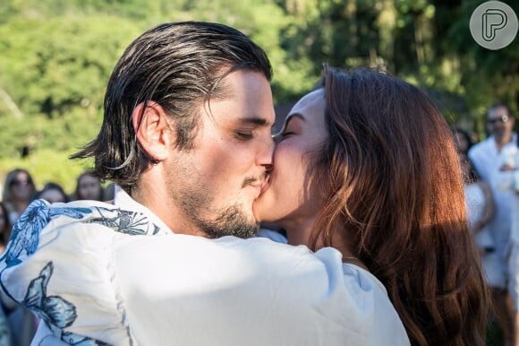 Bruno Gissoni e Yanna Lavigne se casaram em uma cerimônia íntima e surpresa