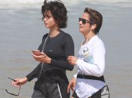 Lan Lanh posa com namorada, Nanda Costa, em passeio de lancha: 'Minha caiçara'