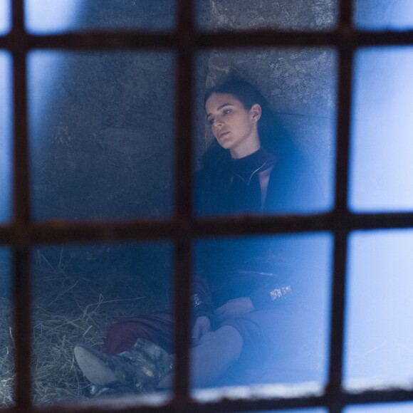 Catarina (Bruna Marquezine) é recapturada, julgada e condenada à forca nos próximos capítulos da novela 'Deus Salve o Rei'