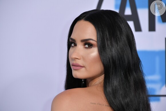Após suspeita de overdose, Demi Lovato está 'responsiva' em hospital, diz tia em postagem nesta terça-feira, dia 24 de julho de 2018