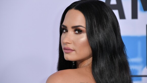 Após suspeita de overdose, Demi Lovato está 'responsiva' em hospital, diz tia