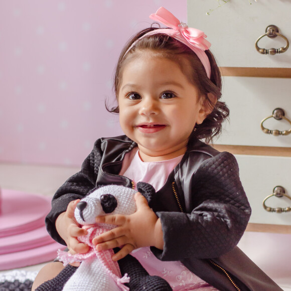 Filha de Juliana Alves, Yolanda, de 10 meses, ganhou uma festa temática de panda